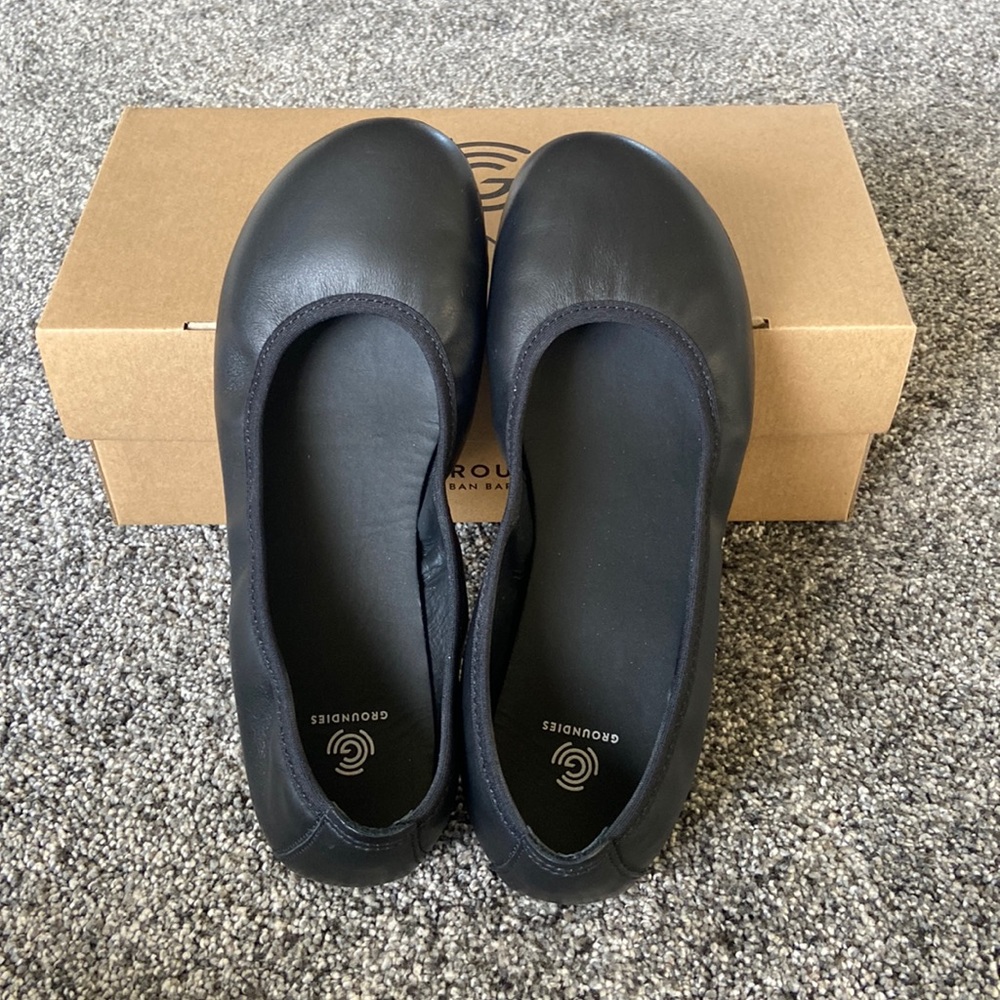 NEW Never worn barefoot leather ballerina flats